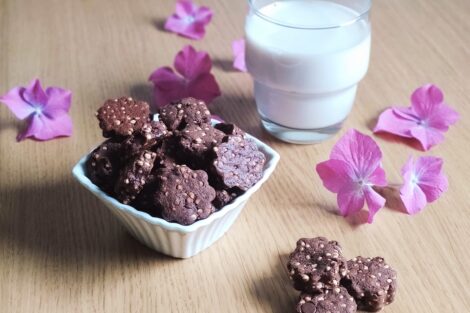 biscottini di quinoa soffiata al cioccolato